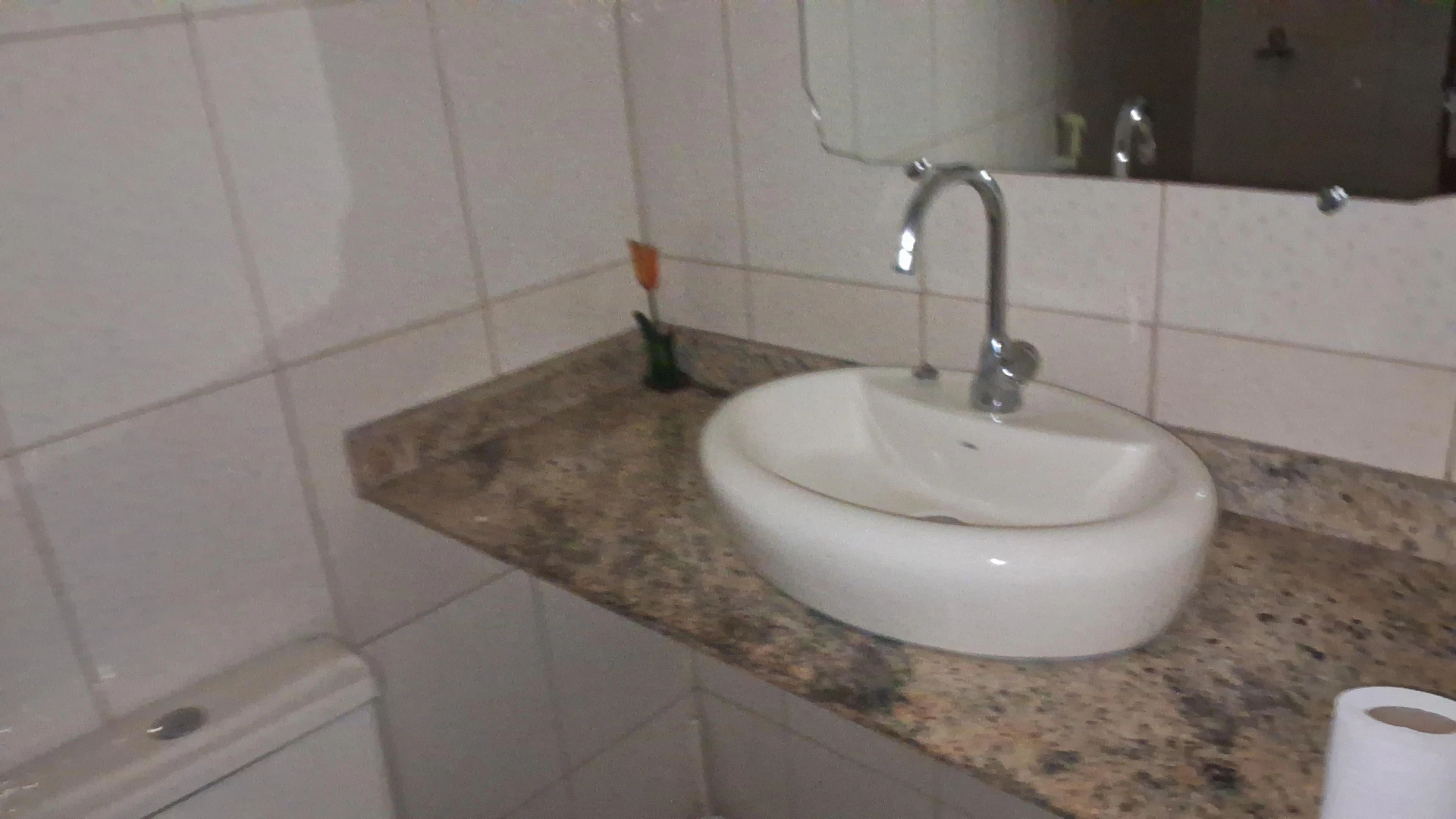 Unfurnished house with 6 bedrooms and private garden — photo 25