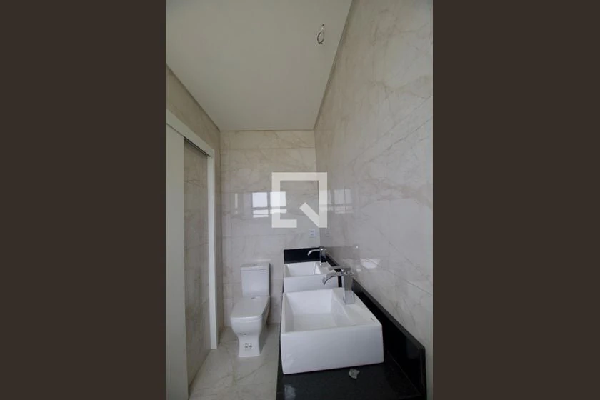 4-bedroom house with a garden — photo 18