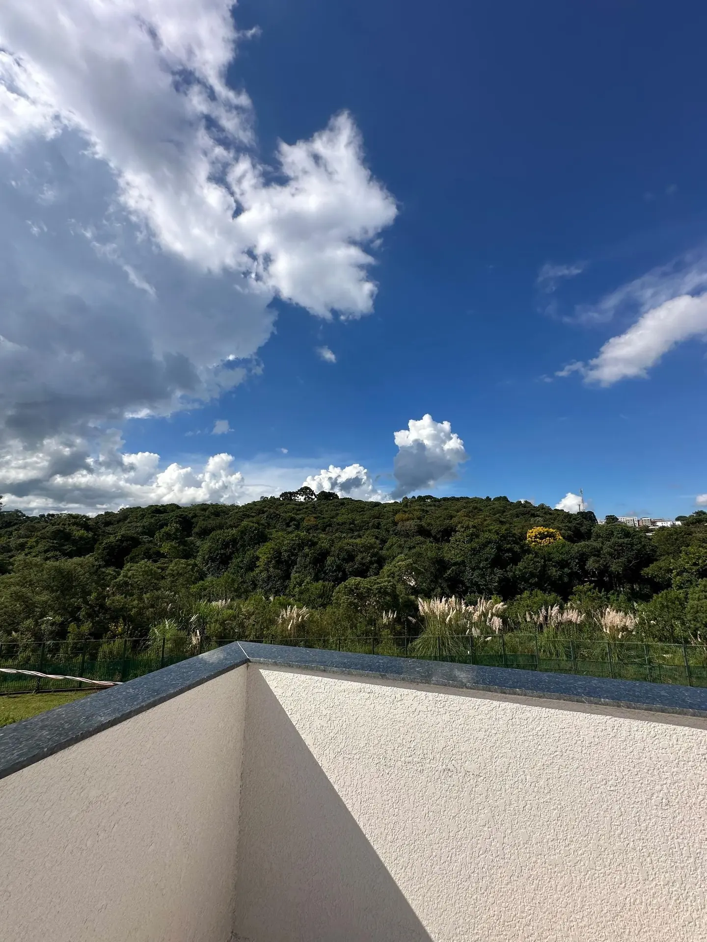 3-bedroom house with floor-to-ceiling windows in Curitiba