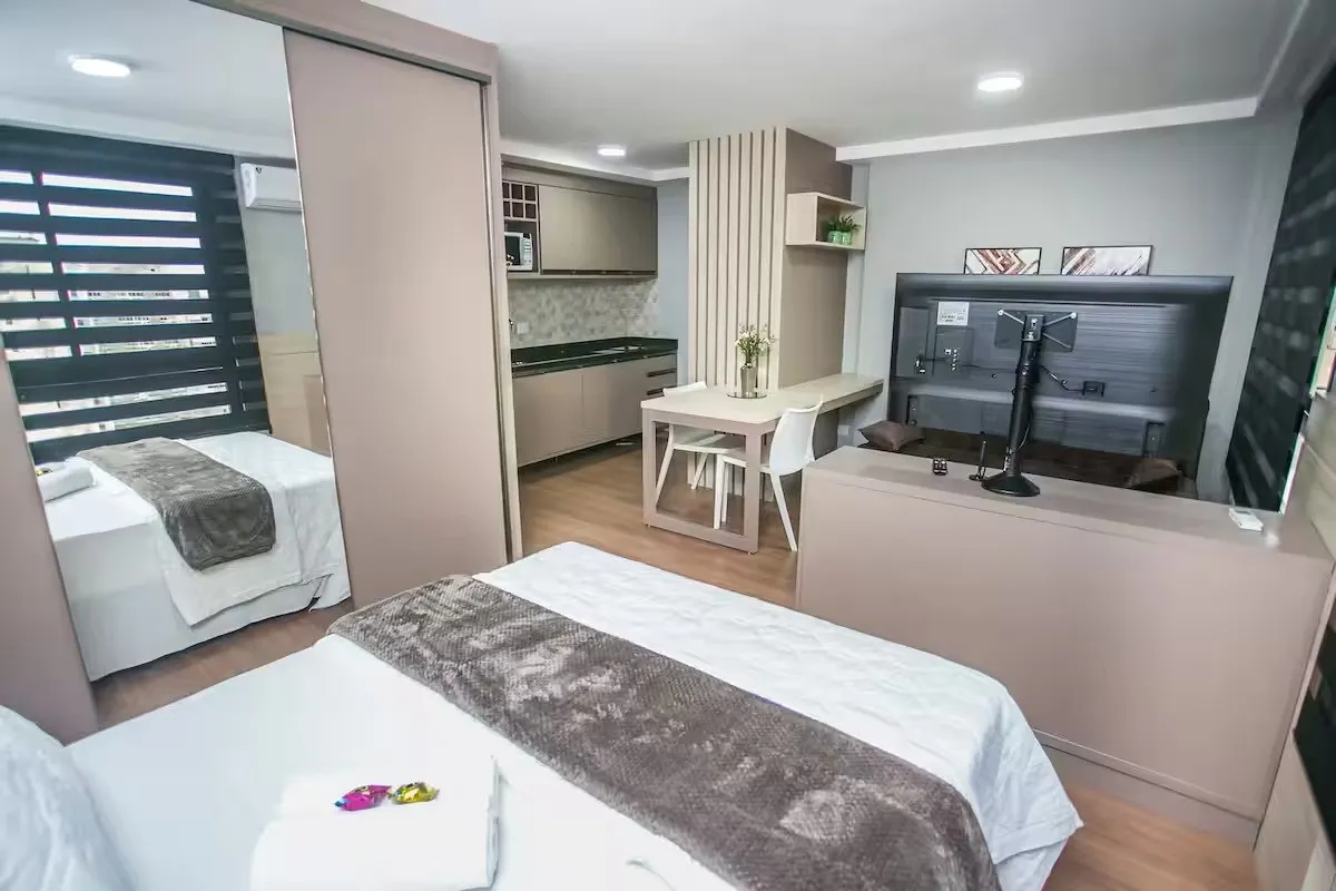 Studio de 28 m² com cozinha americana e sacada de vidro — photo 34