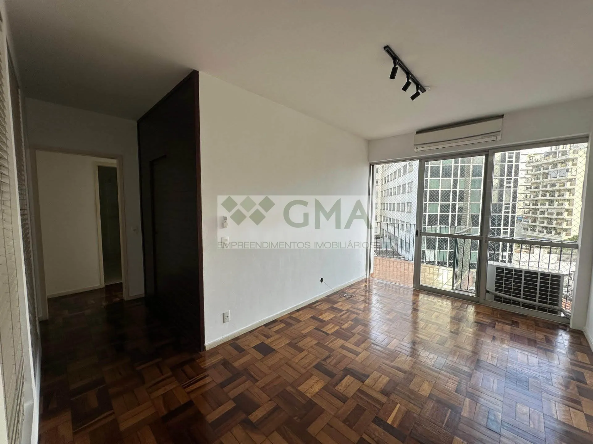 Apartment, 65 m², with wood or laminate floors