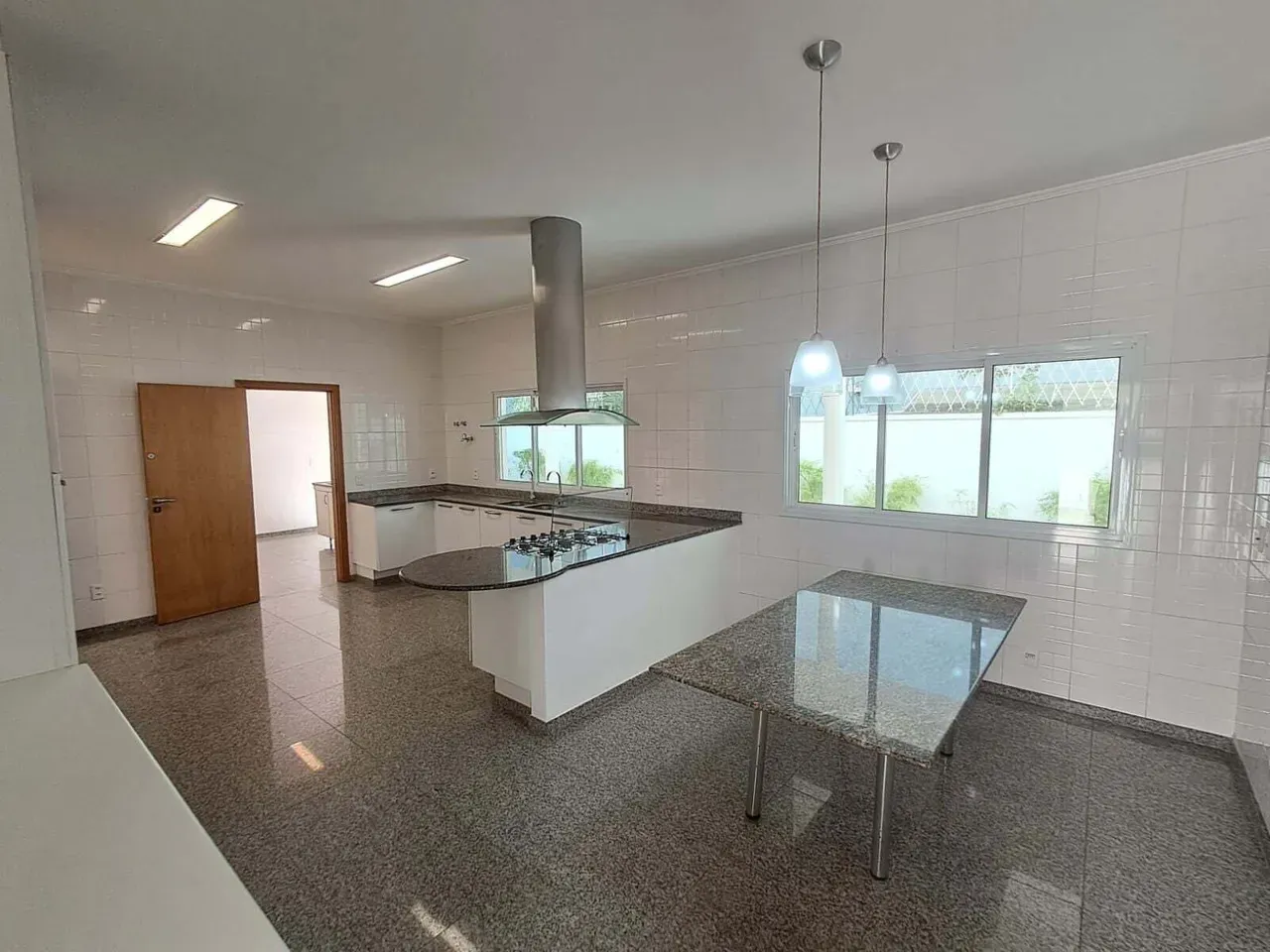 House for rent with 1,500 m², 4 bedrooms and 5 baths — photo 36