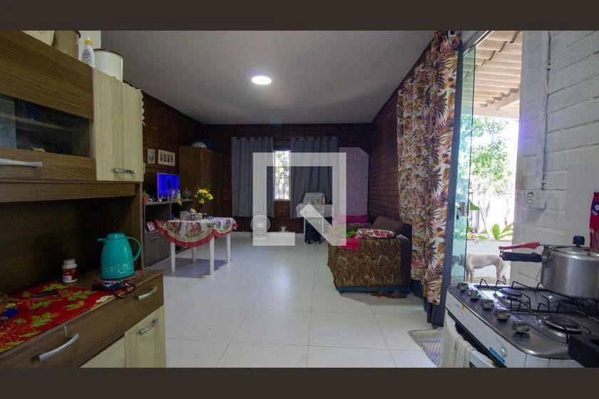 Furnished house with 5 bedrooms and 2100 m² — photo 32
