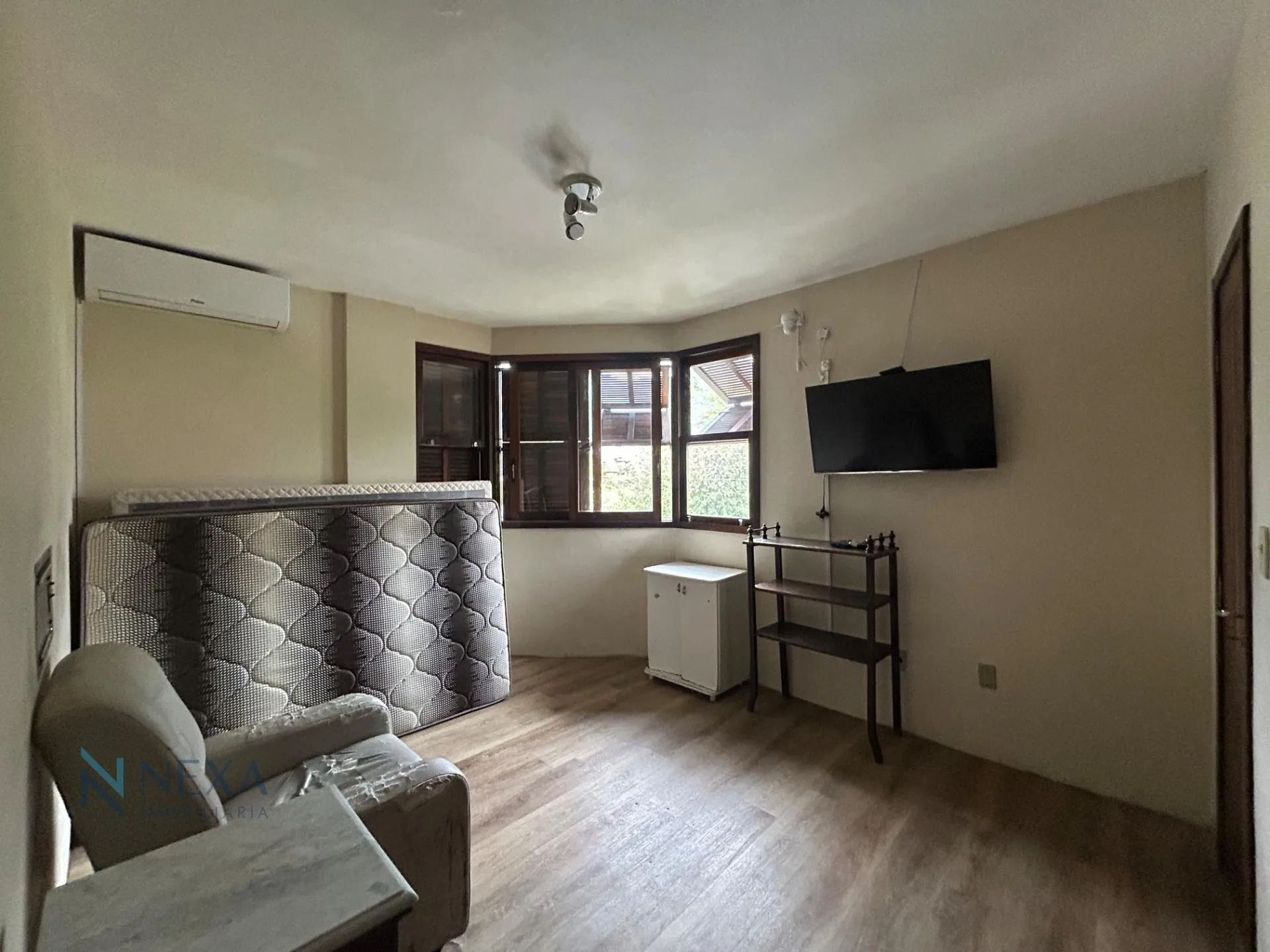 Затишний будинок 200 м² з 4 спальнями та балконом — photo 18