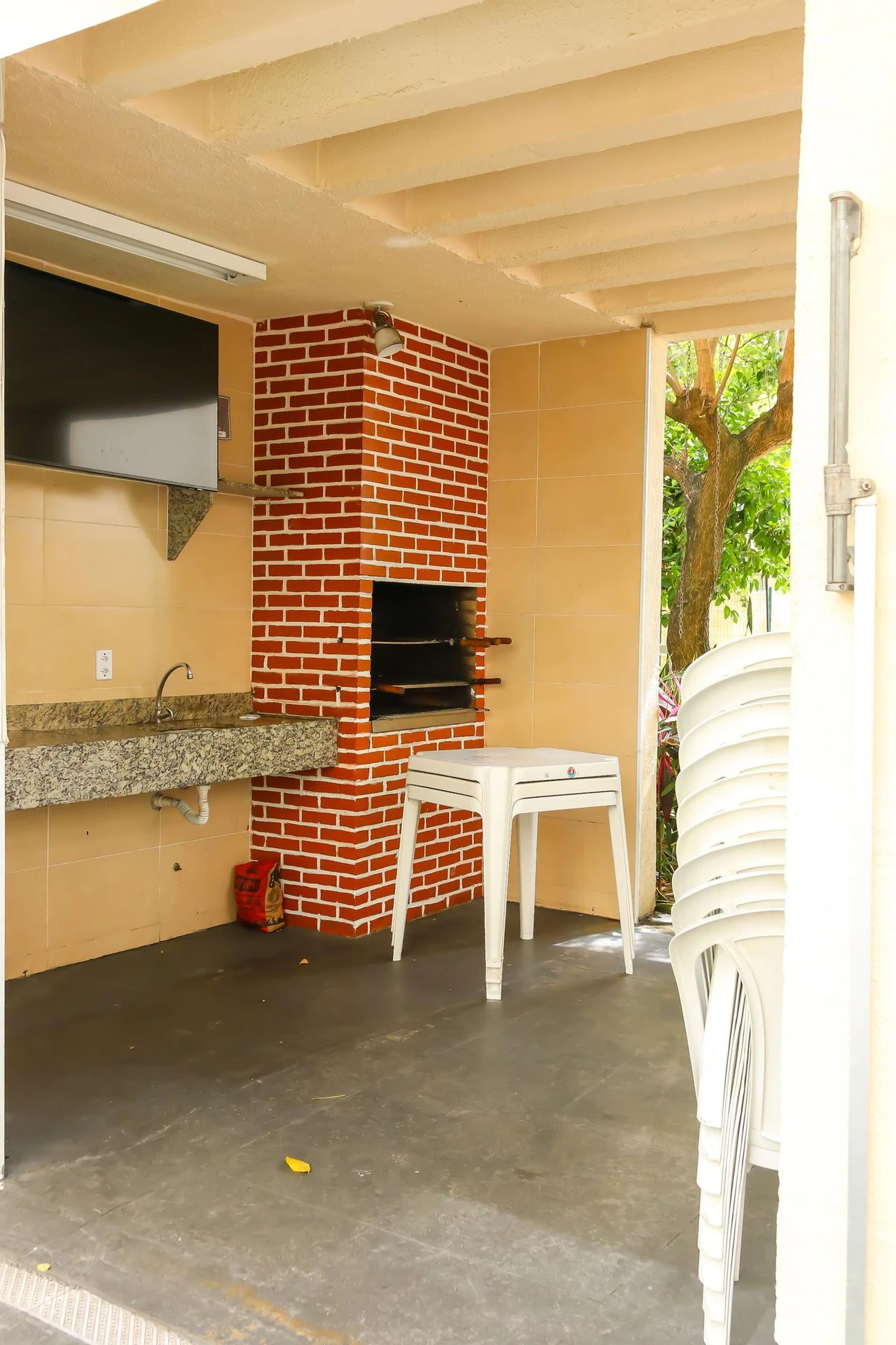 2-bedroom apartment with a park view in Rio de Janeiro — photo 76