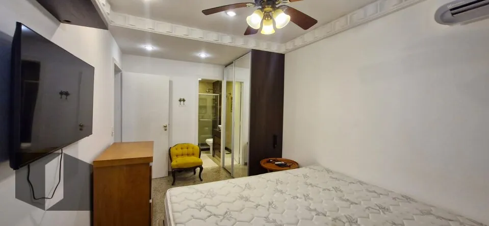 Apartment with a separate kitchen and gas stove — photo 4