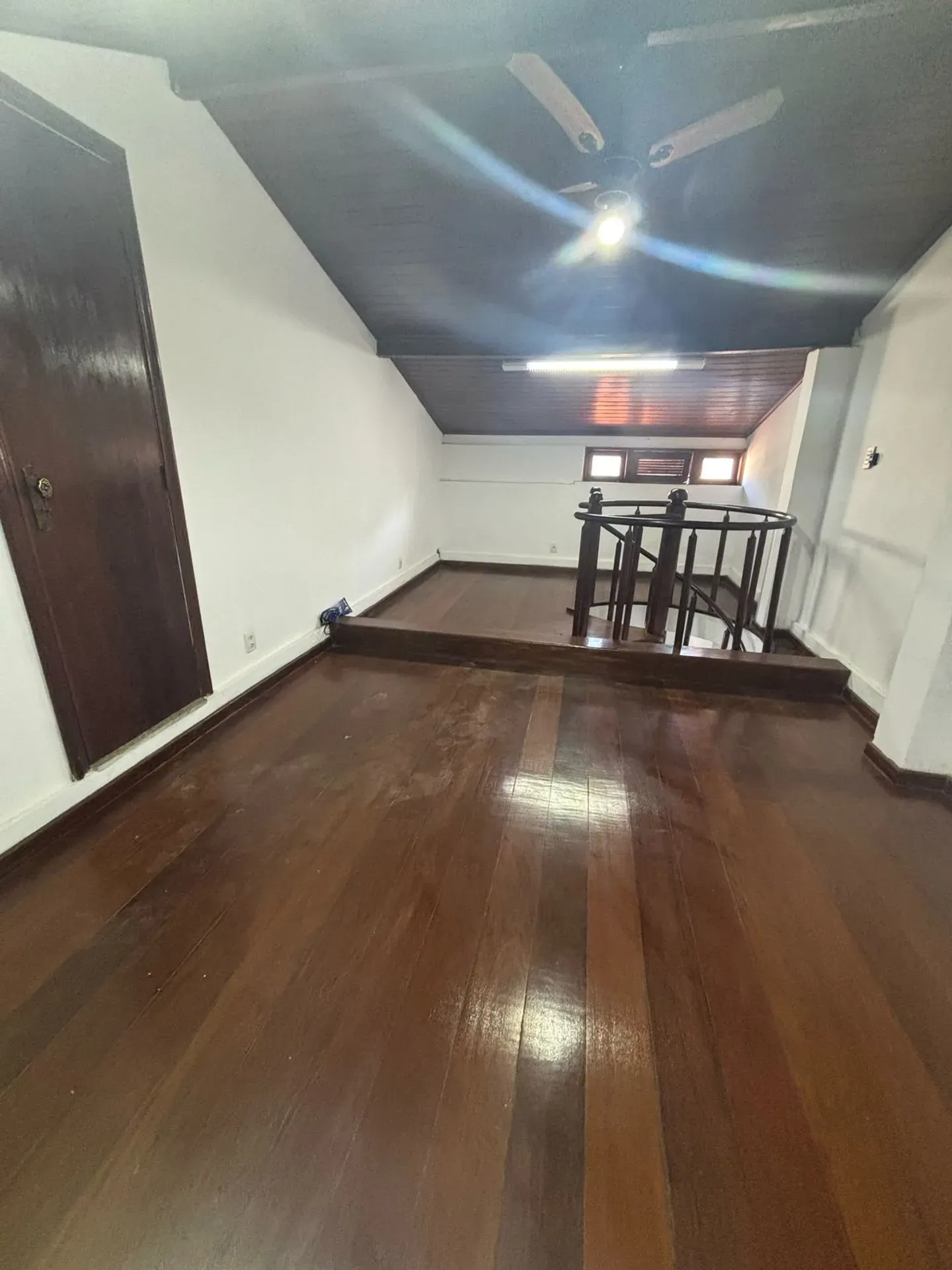 3-bedroom apartment with 5 bathrooms and a balcony — photo 35