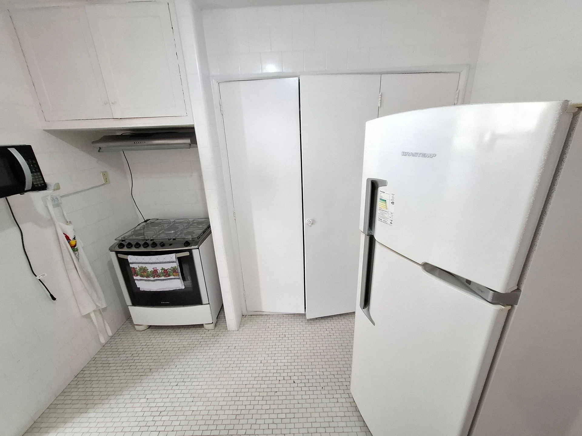 Furnished 4-bedroom apartment with 2 bathrooms — photo 7