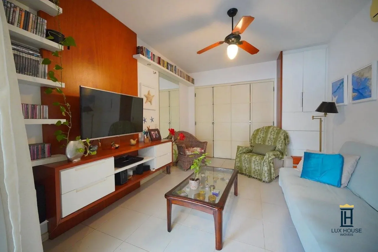 Casa de 3 dormitorios con ventanales de piso a techo — photo 6