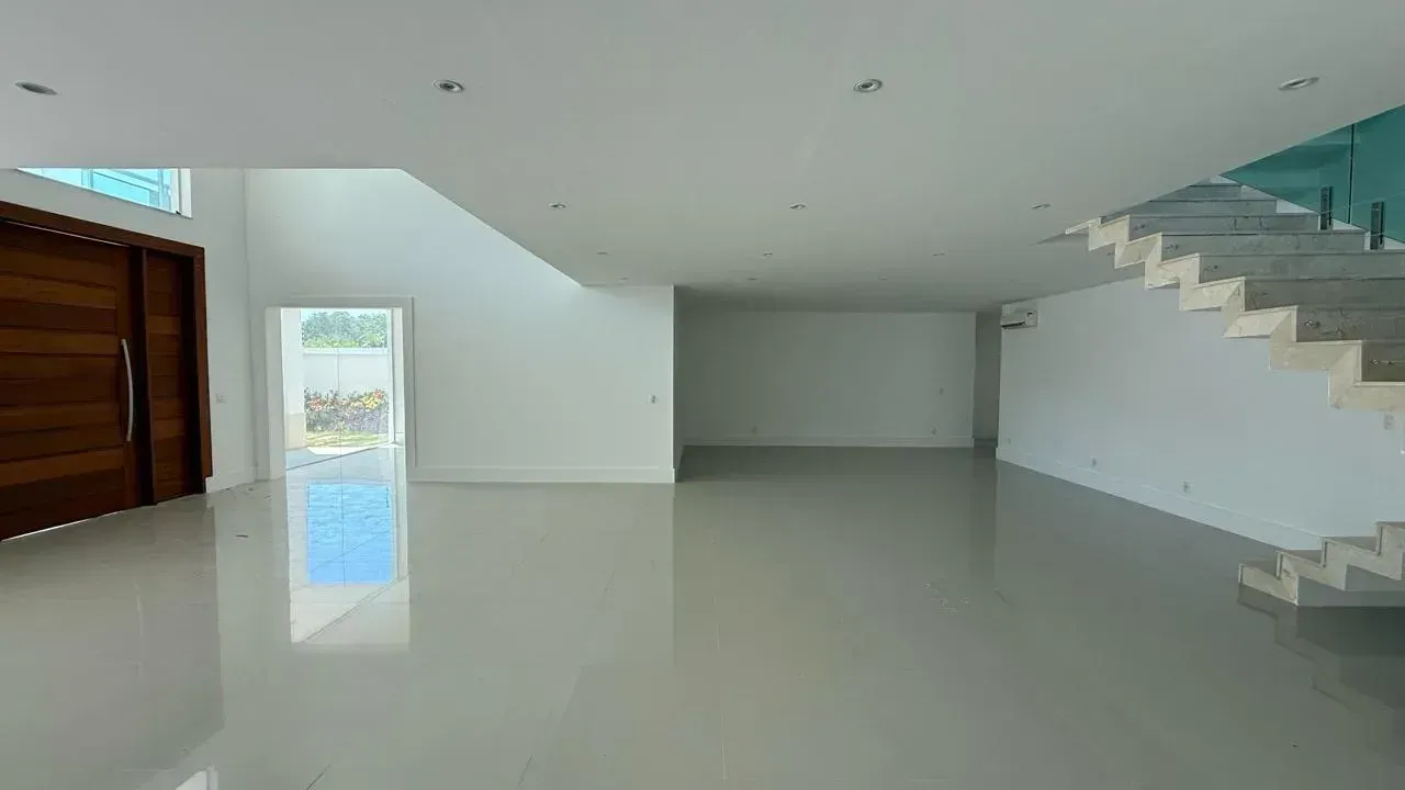 Casa com 5 quartos e 5 banheiros, 900 m² — photo 17