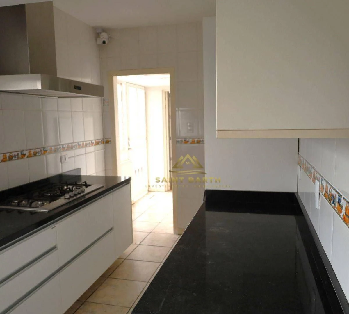 Unfurnished 3-bedroom house with 4 bathrooms and 432 m²