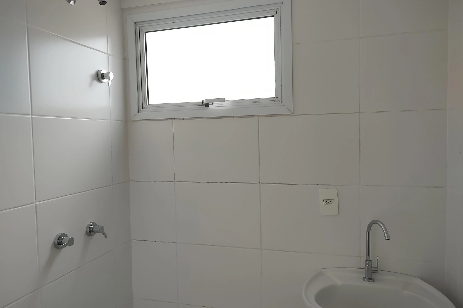 2-bedroom apartment with 1 en-suite and balcony — photo 11