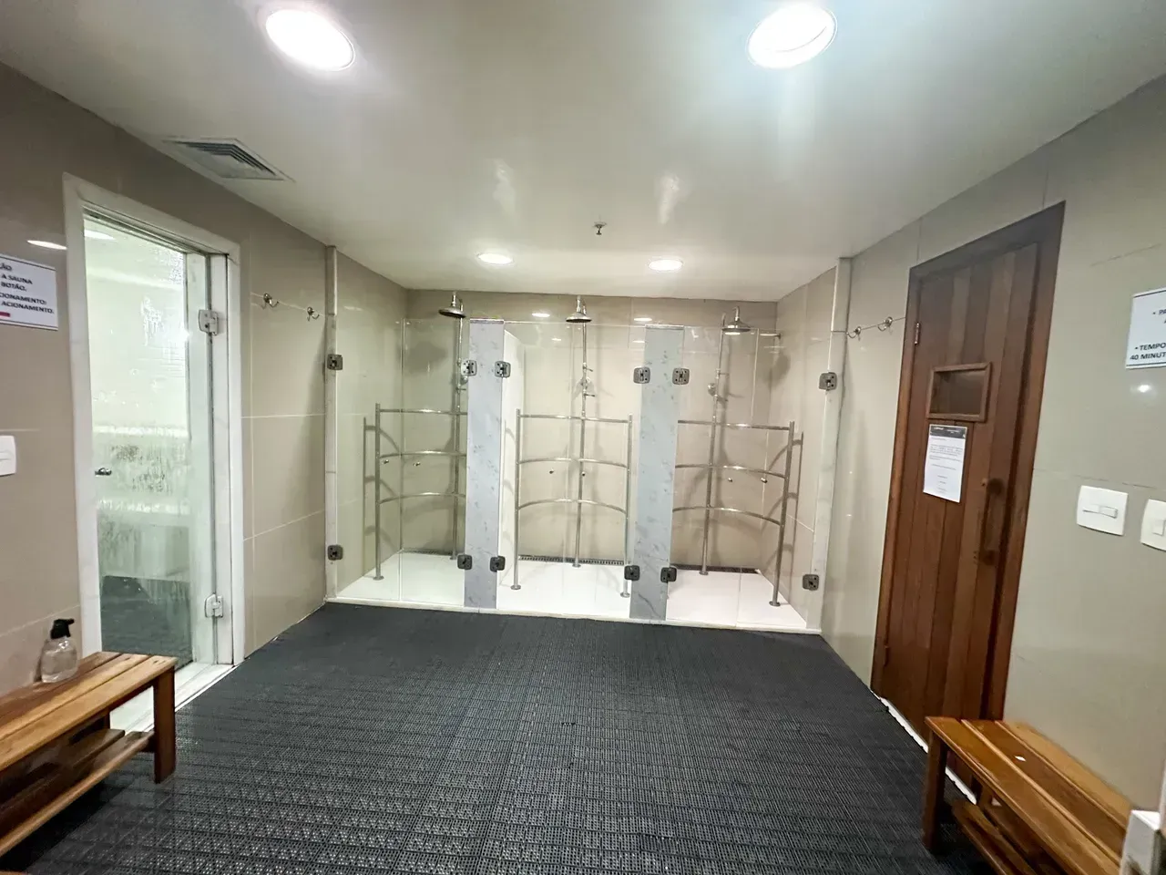 Unfurnished 3-bedroom apartment with 3 bathrooms — photo 22