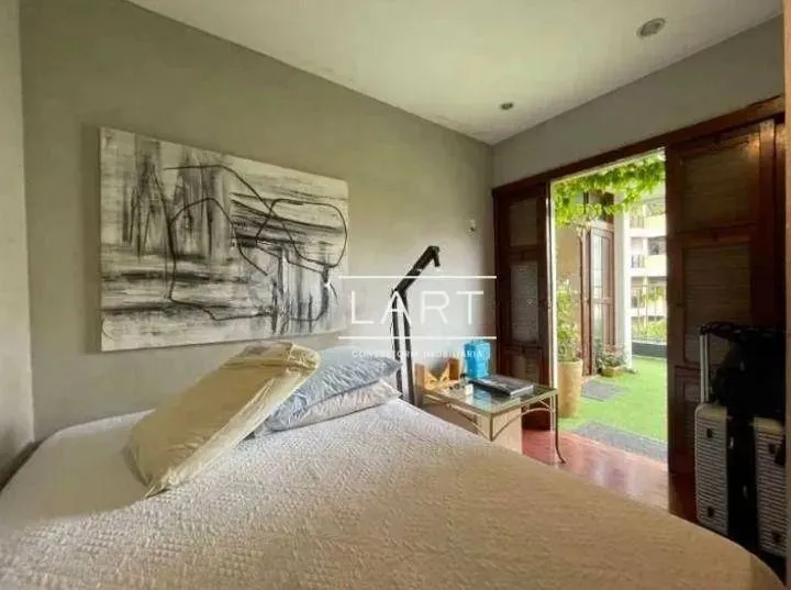Duplex penthouse with 2 bedrooms and 4 baths, 108 m² — photo 3