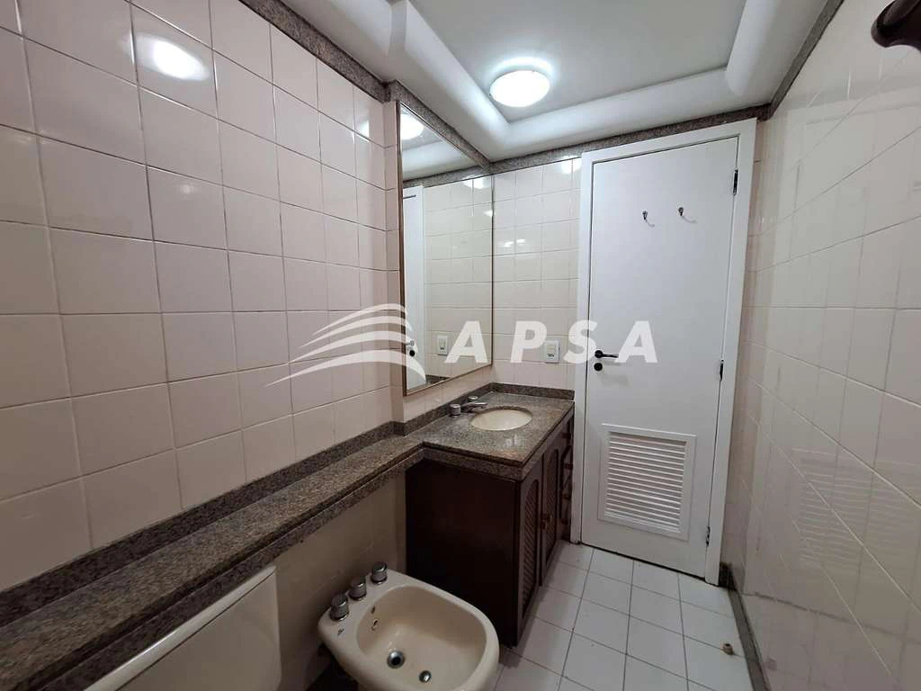 104 m² apartment with 2 bedrooms and 1 en-suite — photo 11