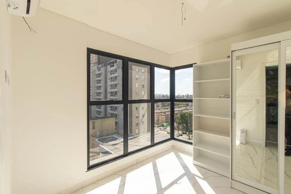 Floor-to-ceiling windows in a one-bedroom apartment, 36 m² — photo 7