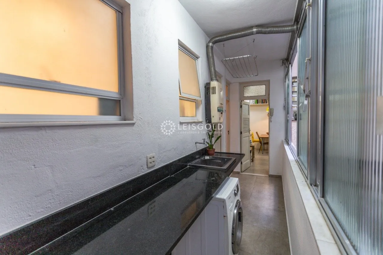 Home office in a 4-bedroom apartment, 220 m² — photo 2