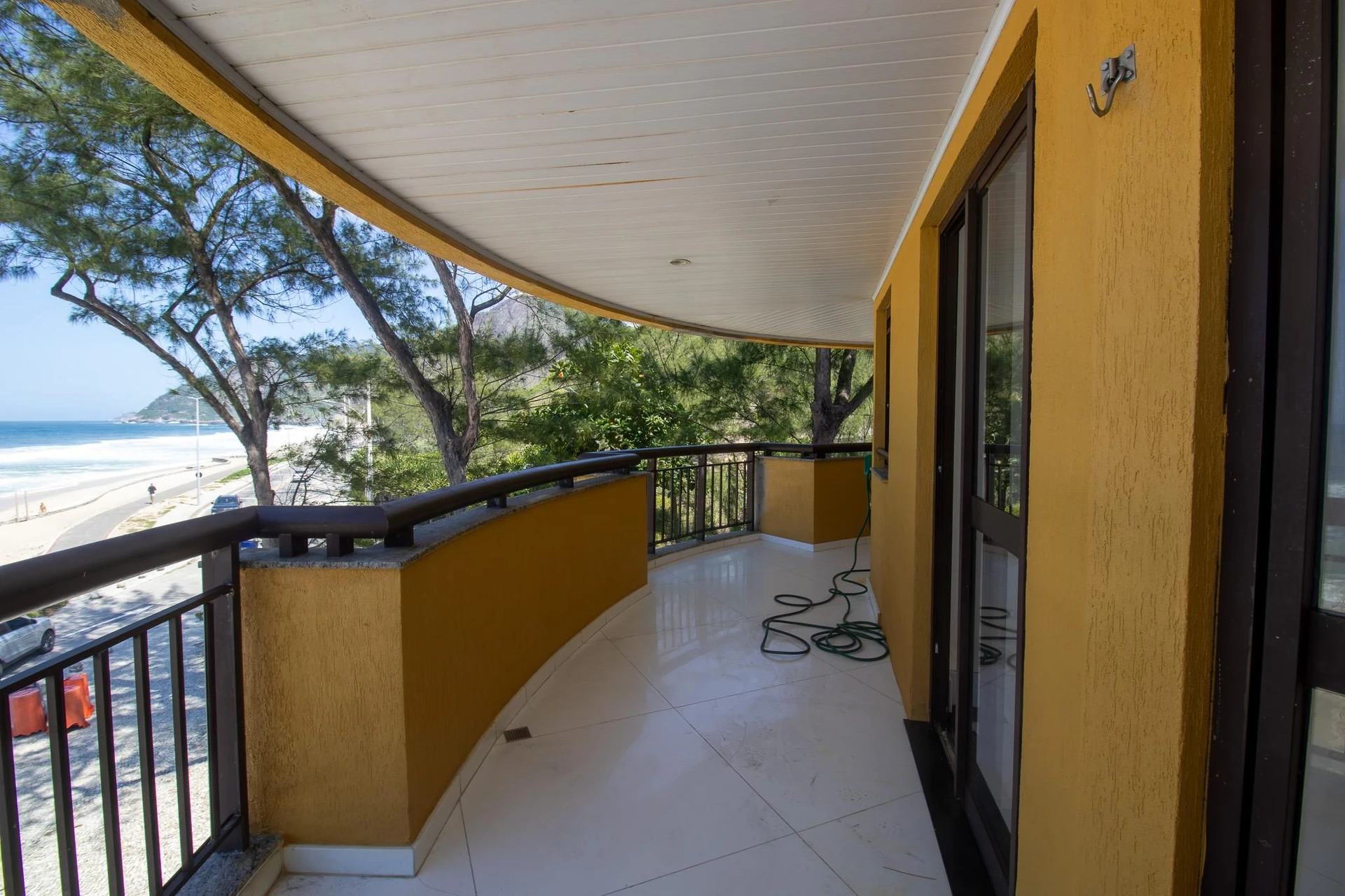 Apartamento, 105 m², com janelas do piso ao teto — photo 11