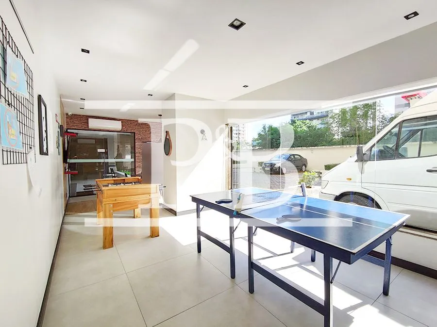 2-bedroom apartment in a building with a pool — photo 24