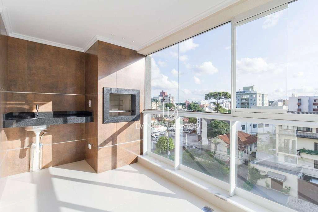 Apartment with 4 bedrooms and a private garden — photo 4