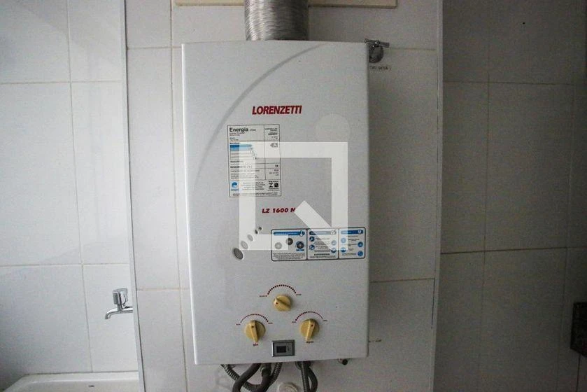 2-bedroom apartment in a building with a gym — photo 20