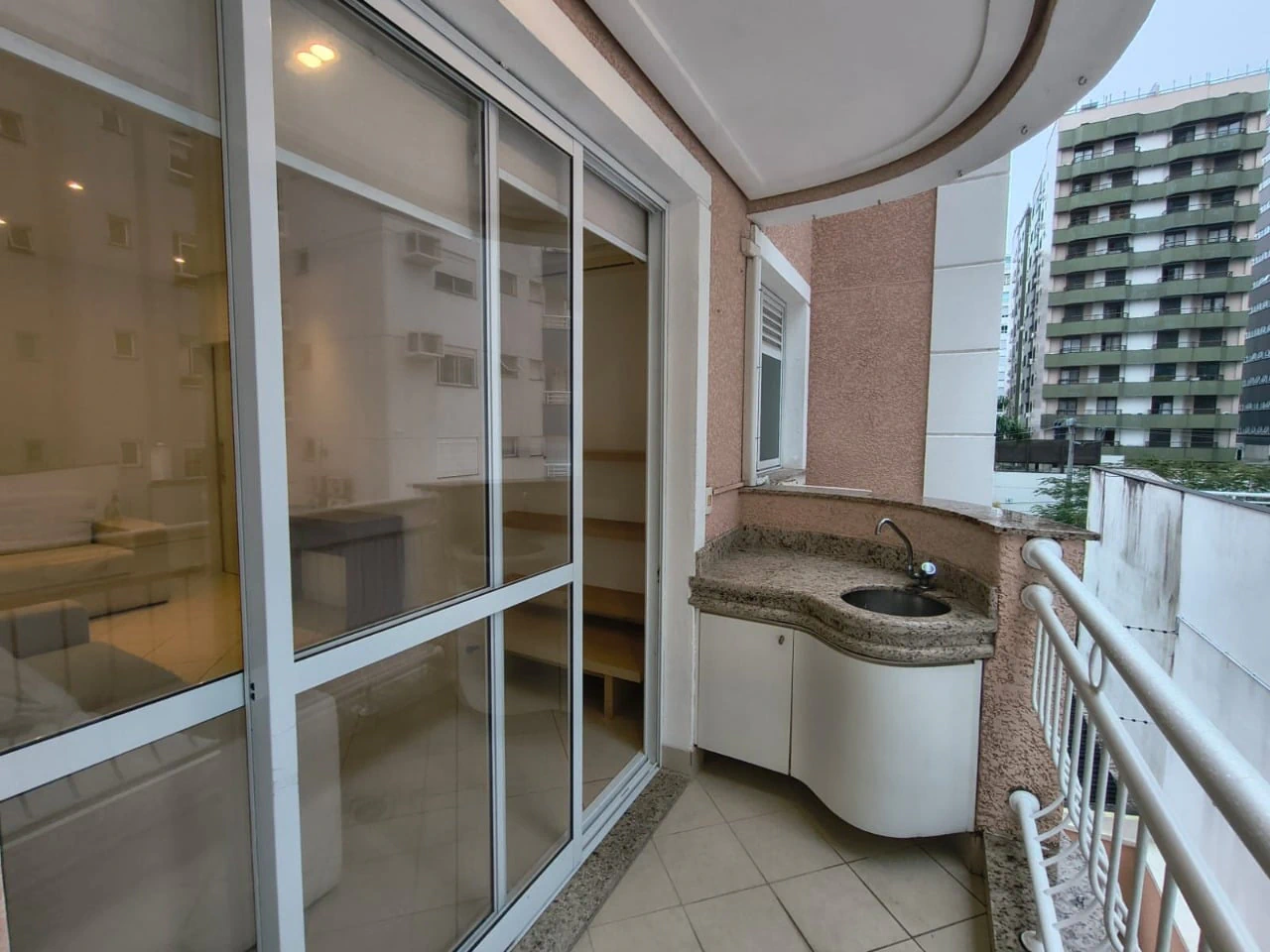 Furnished apartment, 67 m², with a grill on the balcony — photo 15