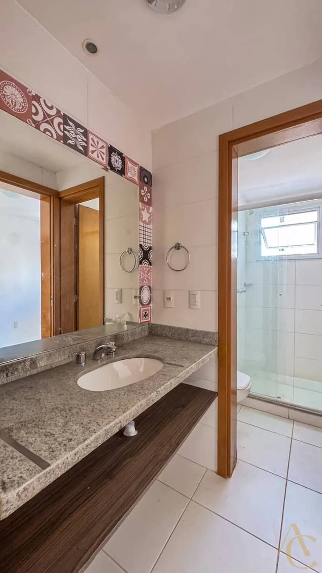 Furnished 129 m² apartment with 3 bedrooms and 1 parking space — photo 32