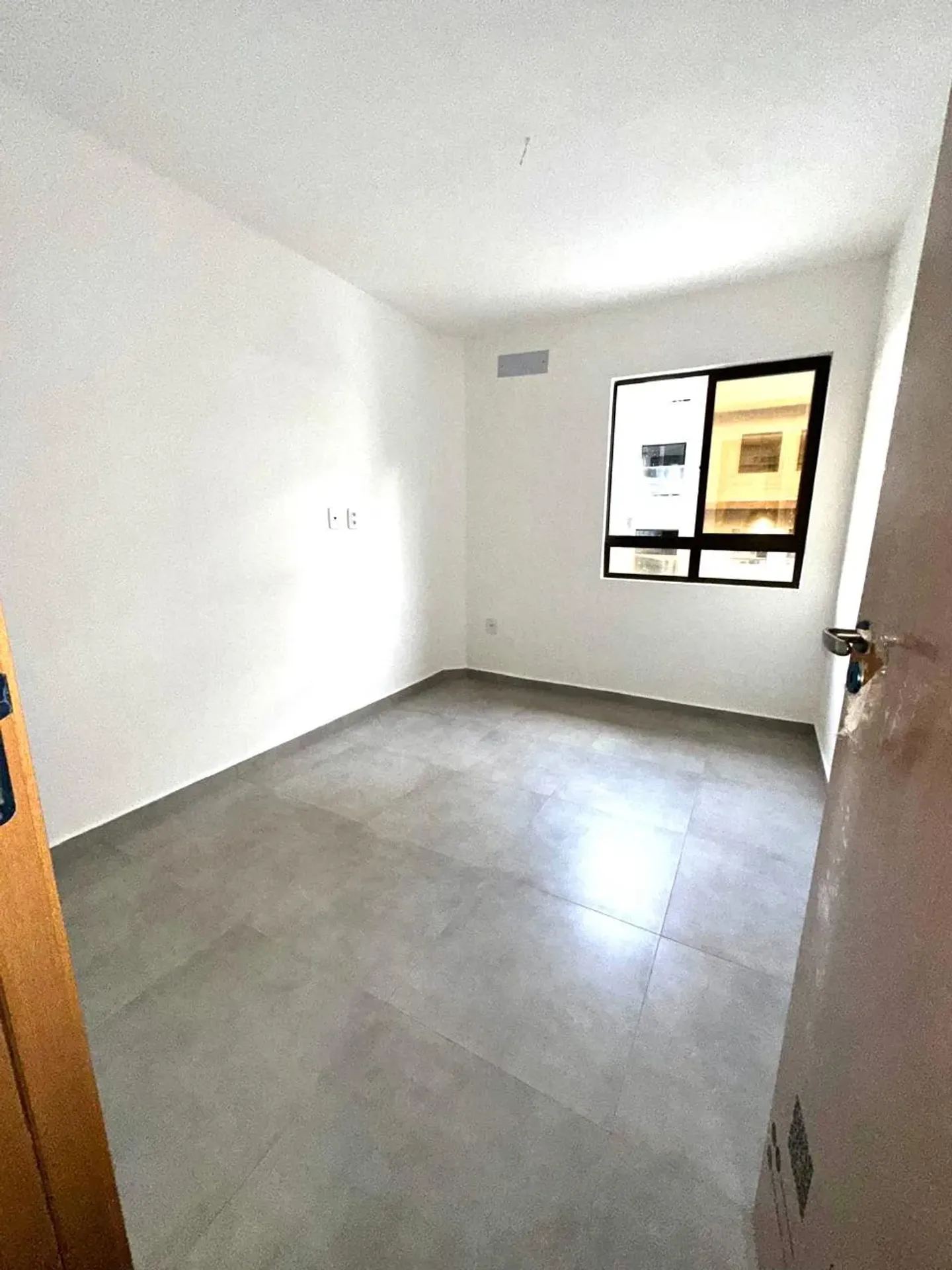 2-bedroom apartment with en-suite and 2 bathrooms — photo 27