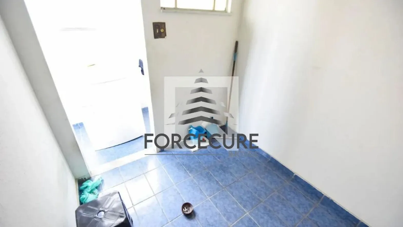 Apartamento mobiliado com 4 quartos e 2 banheiros — photo 35