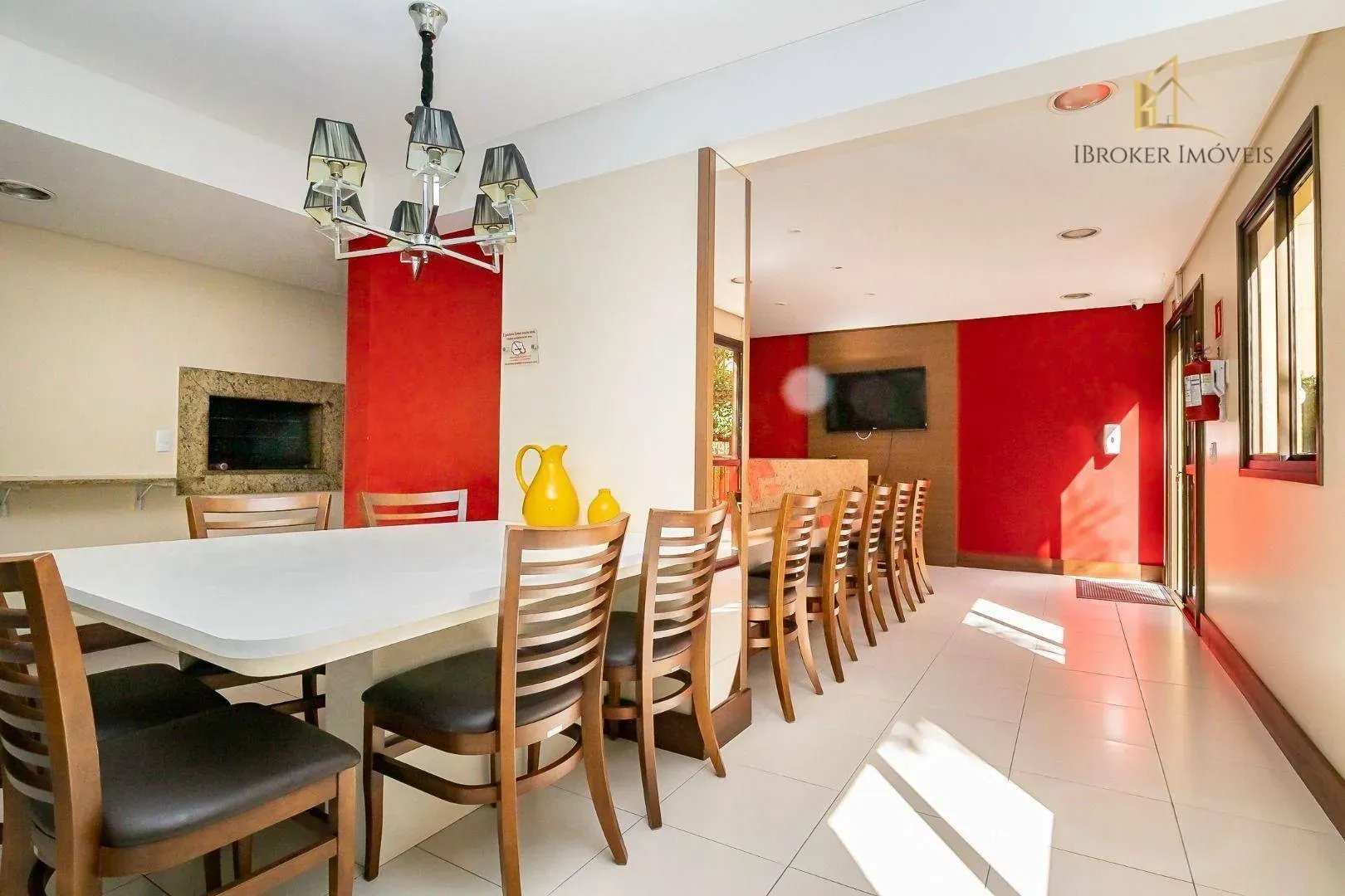 2-bedroom apartment with a closed kitchen and stove — photo 33