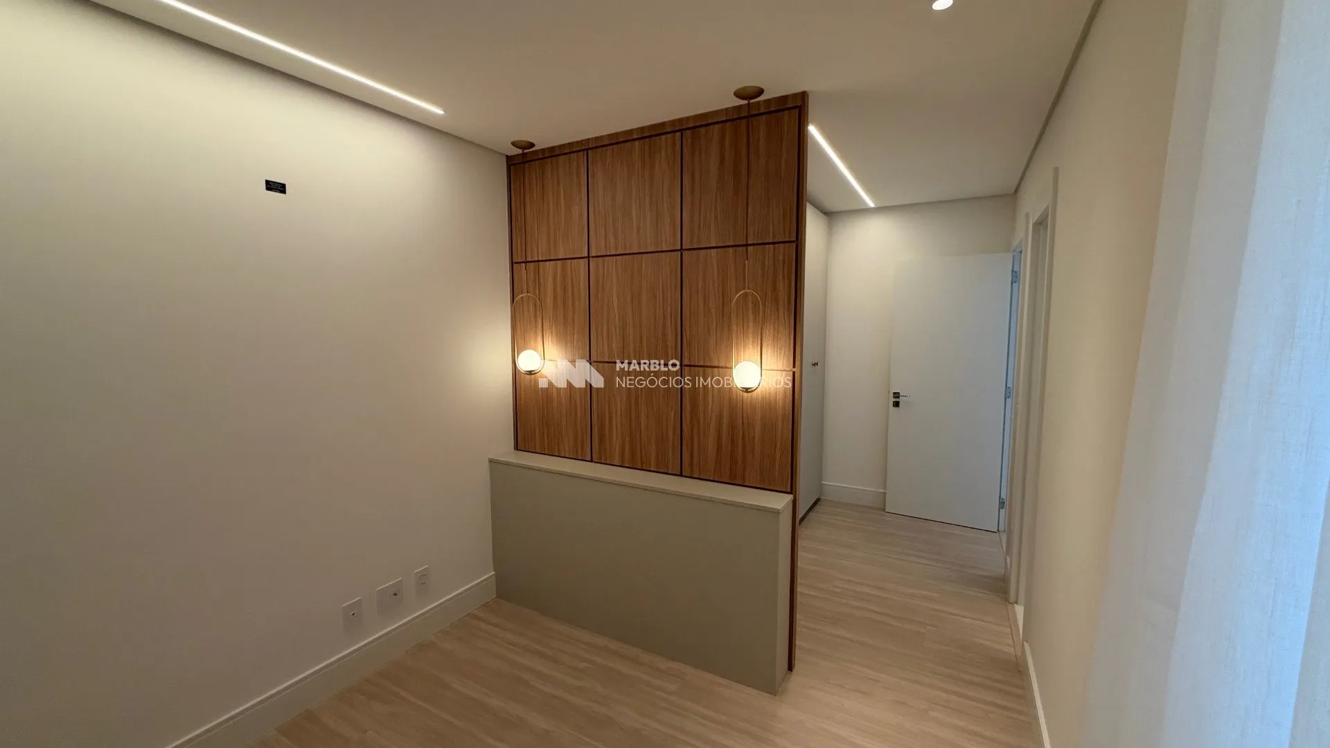 Apartment on the 5th floor with floor-to-ceiling windows — photo 16