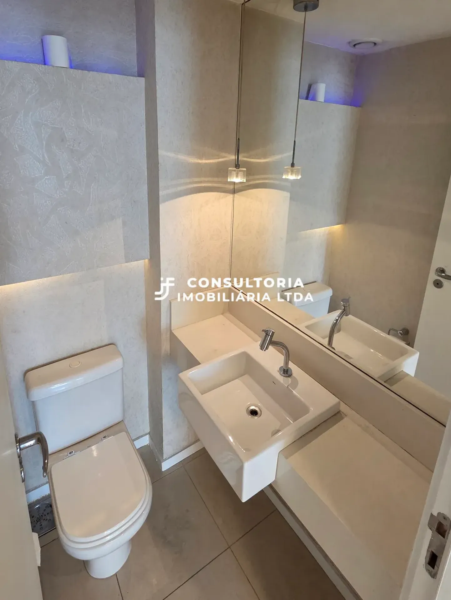 3-bedroom apartment in a building with a sauna — photo 26