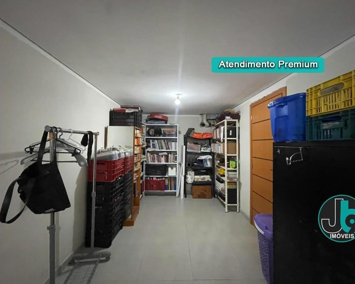 389 m² house with 4 bedrooms and an open-plan kitchen — photo 22