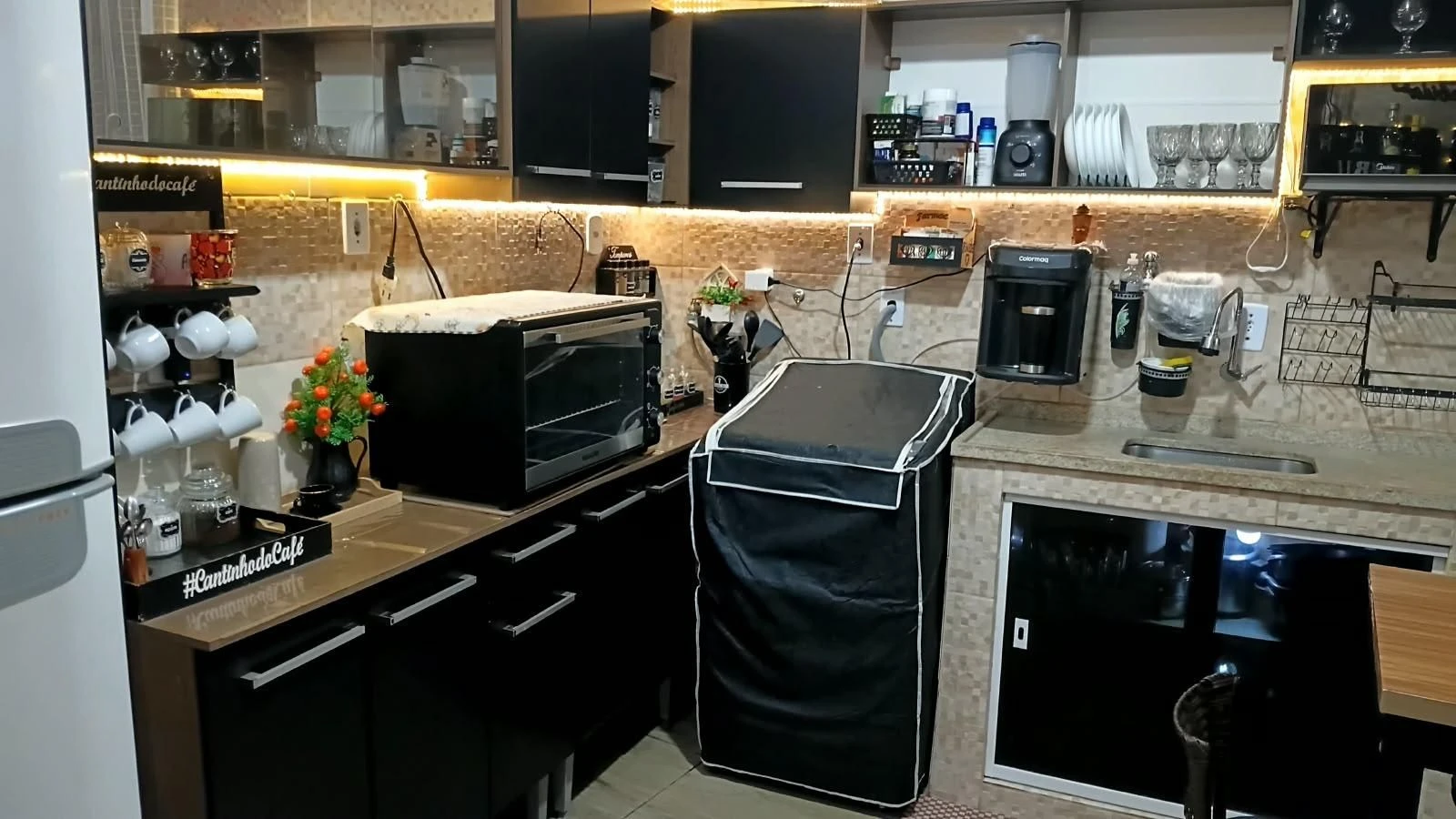 Furnished 3-bedroom house with 4 bathrooms, no parking — photo 6