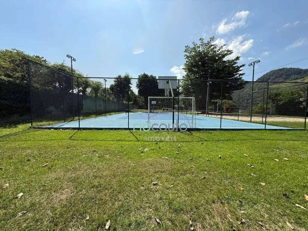 Casa com 5 quartos, 990 m² e 2 vagas, perto das janelas — photo 124