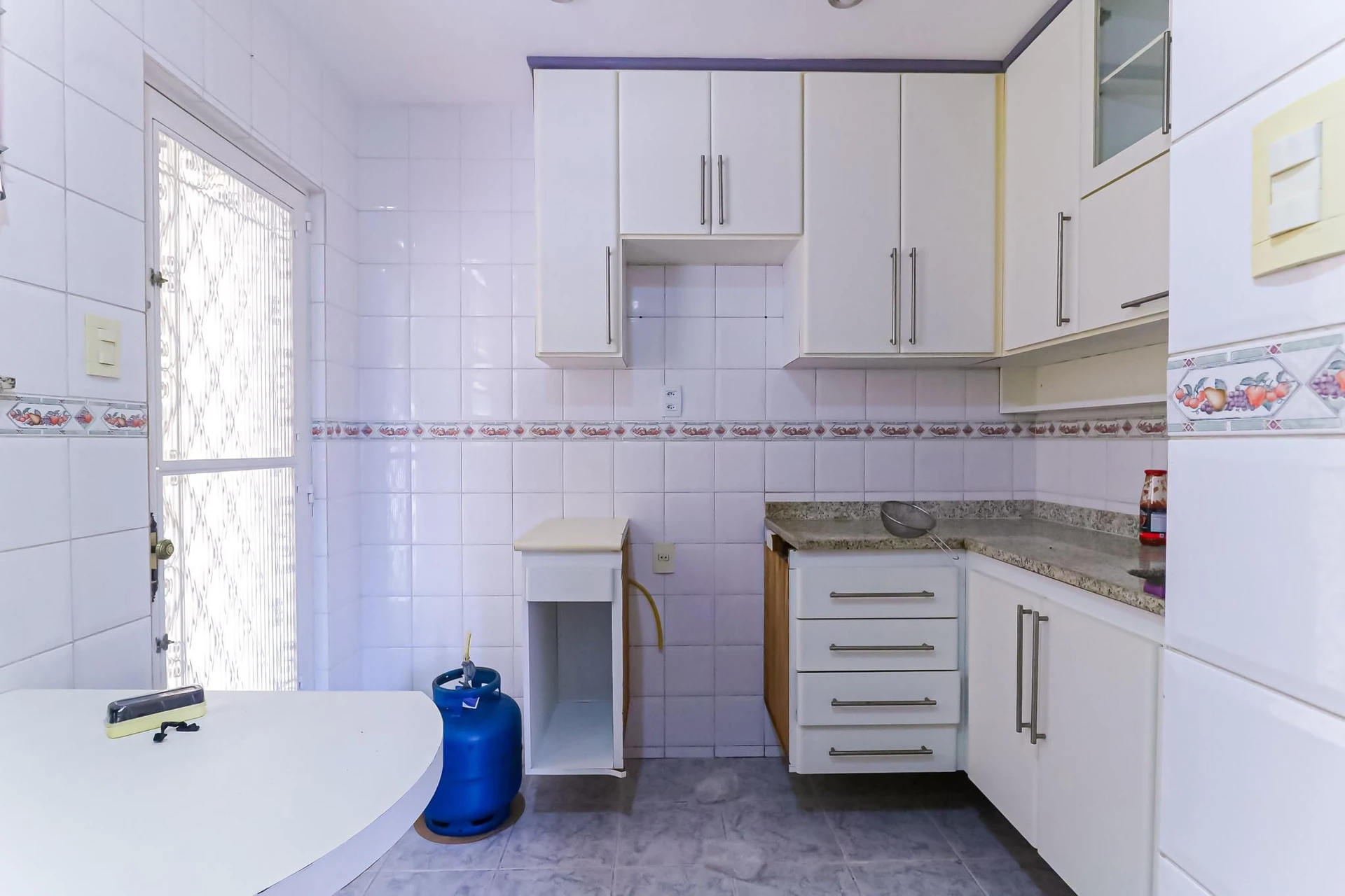 Apartment, 49 m², with a jacuzzi — photo 5