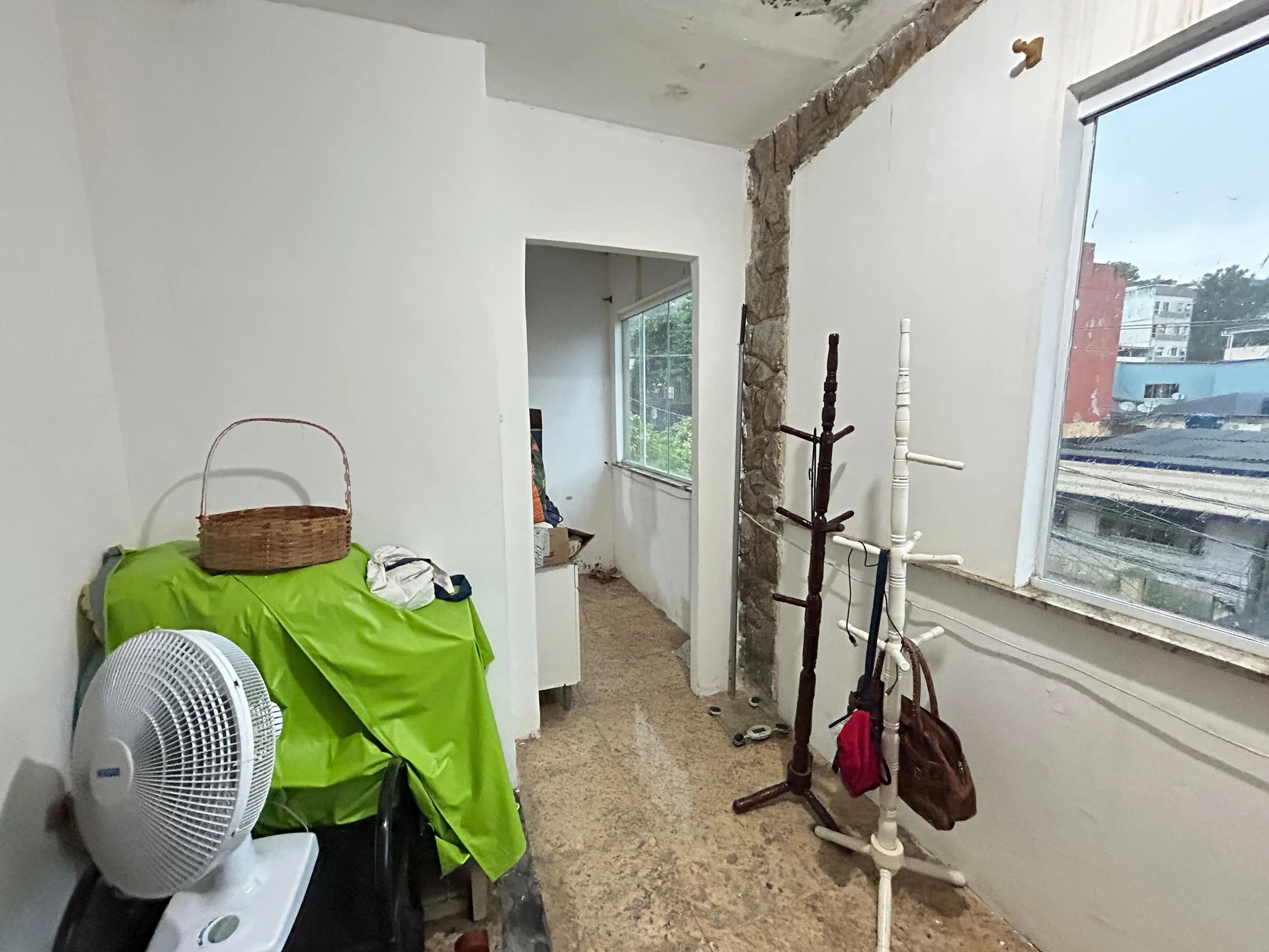 Casa com 4 quartos e varanda fechada de vidro — photo 12