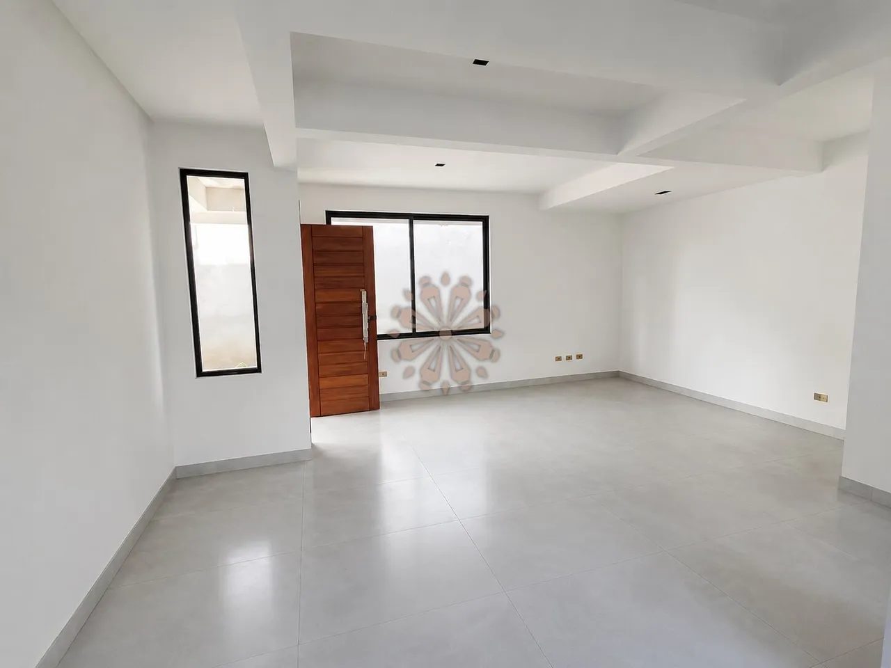 3-bedroom house with en-suites and an open kitchen — photo 7