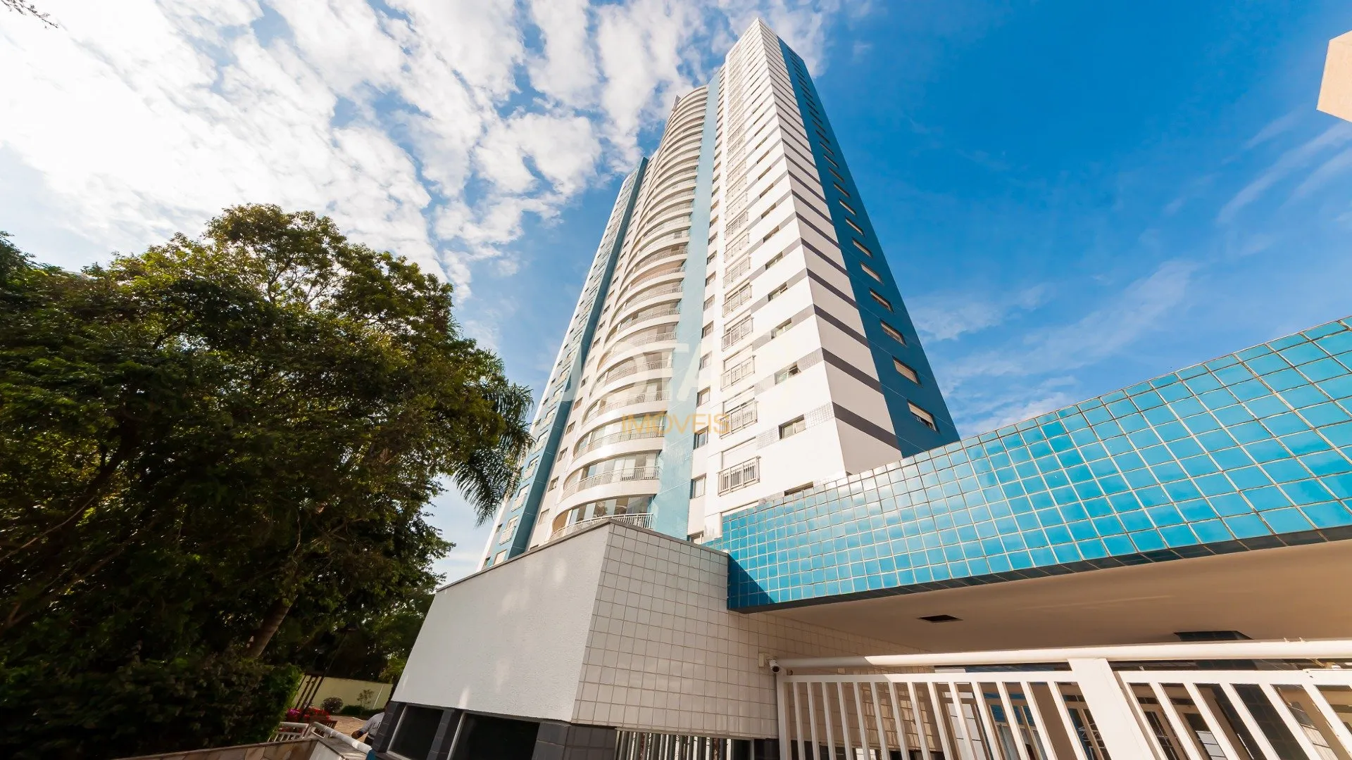 3 en-suite bedroom apartment with balcony and 267 m² — photo 26