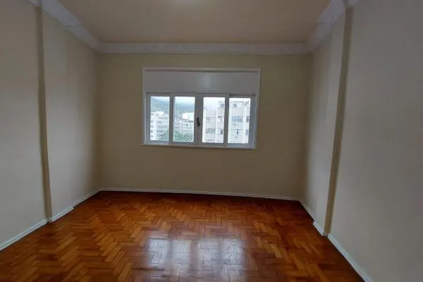 One-bedroom apartment with a mountain view — photo 7