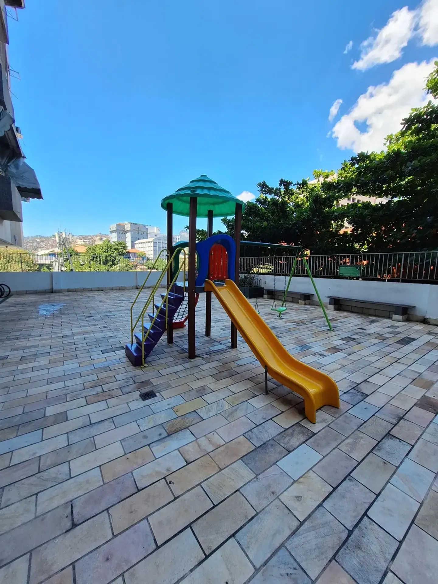 2-bedroom apartment in a building with a gym — photo 33