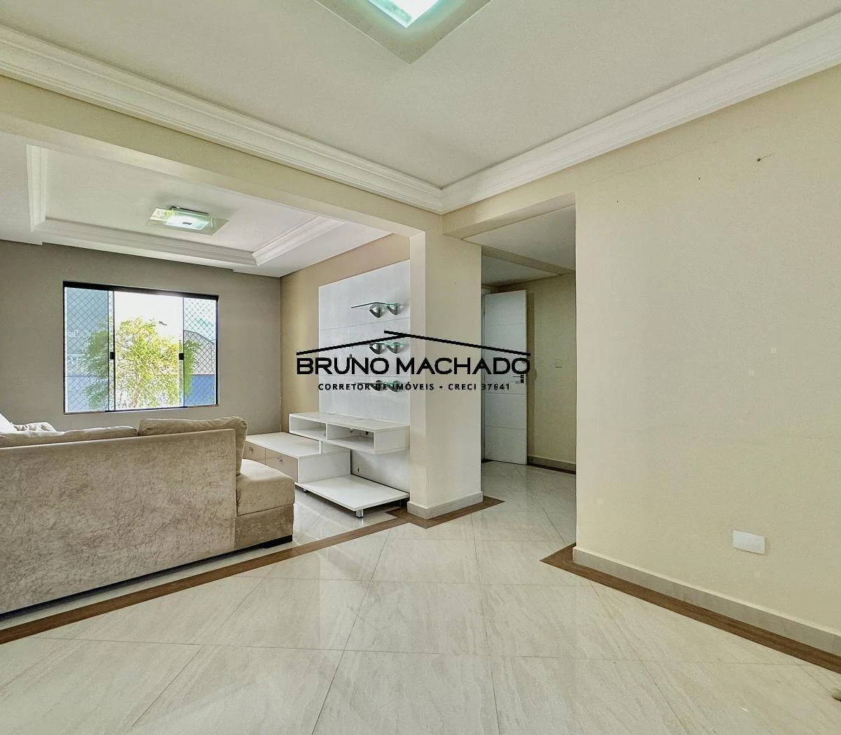 3-bedroom house with a walk-in closet in Curitiba — photo 9