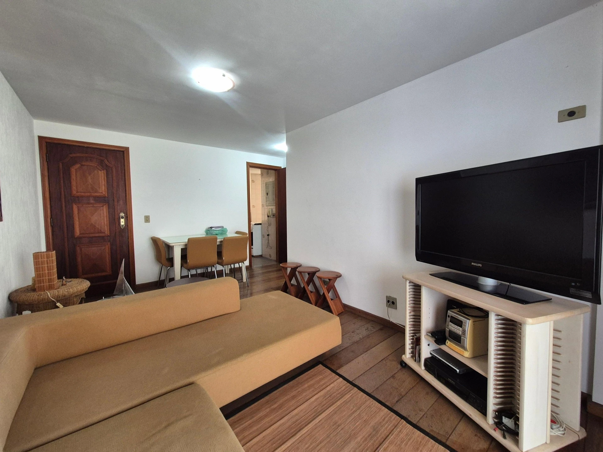 Glass-enclosed balcony in a 2-bedroom apartment, 84 m² — photo 29