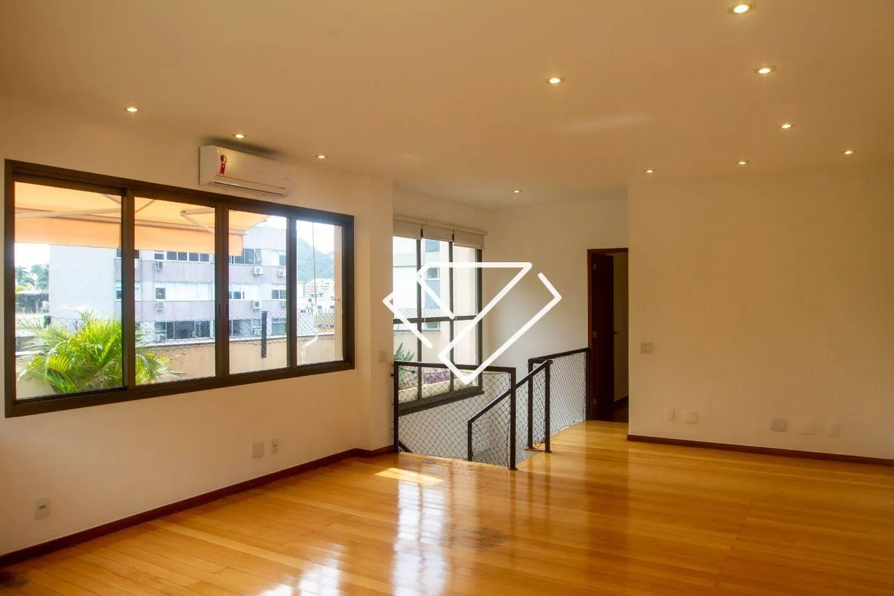 Apartamento com 3 dormitórios e varanda fechada 325 m² — photo 4