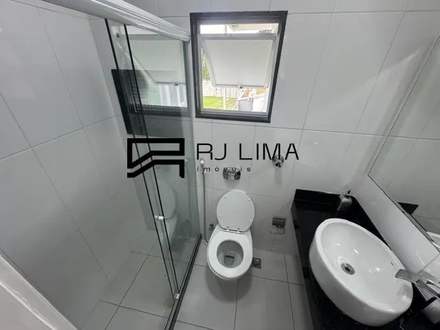 5-bedroom house with a walk-in closet in Rio de Janeiro — photo 21