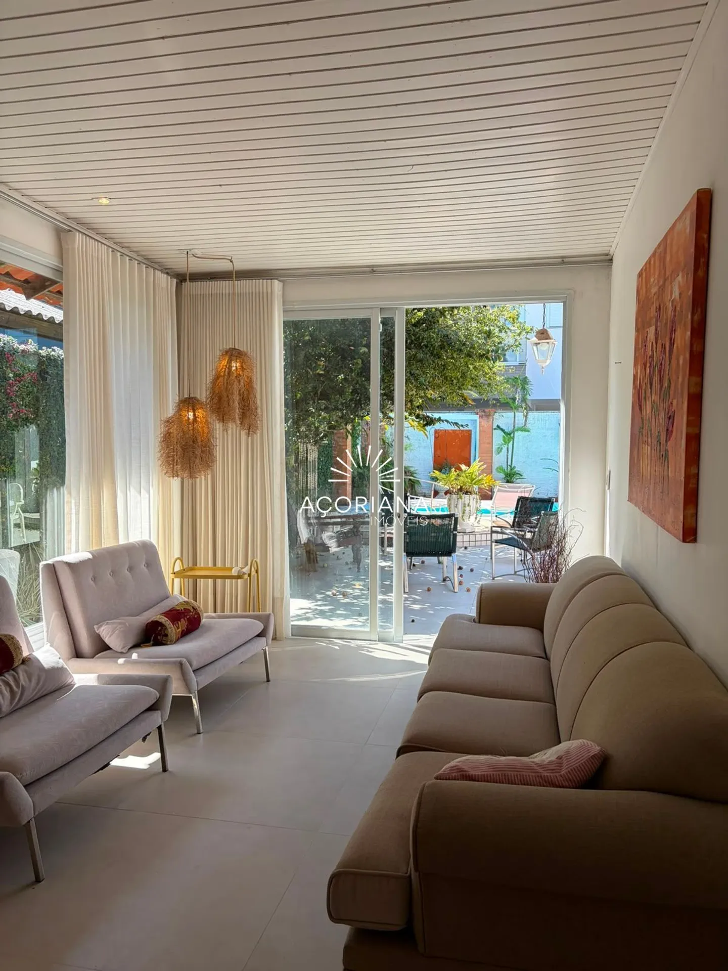 Furnished 600 m² house with 5 bedrooms and an integrated kitchen — photo 35