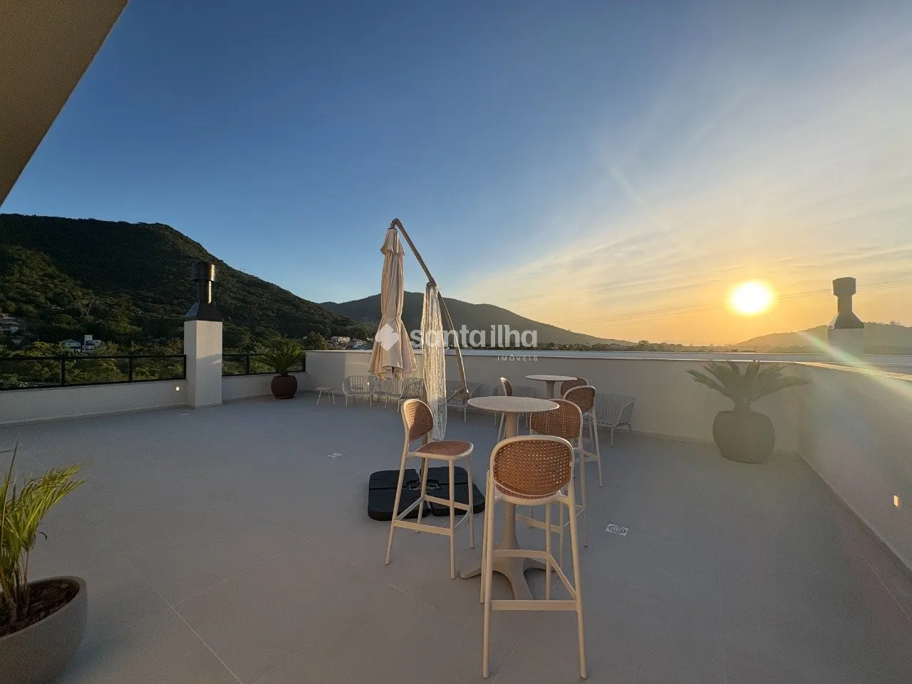 Furnished 1-bedroom apartment with 57 m² and parking — photo 4