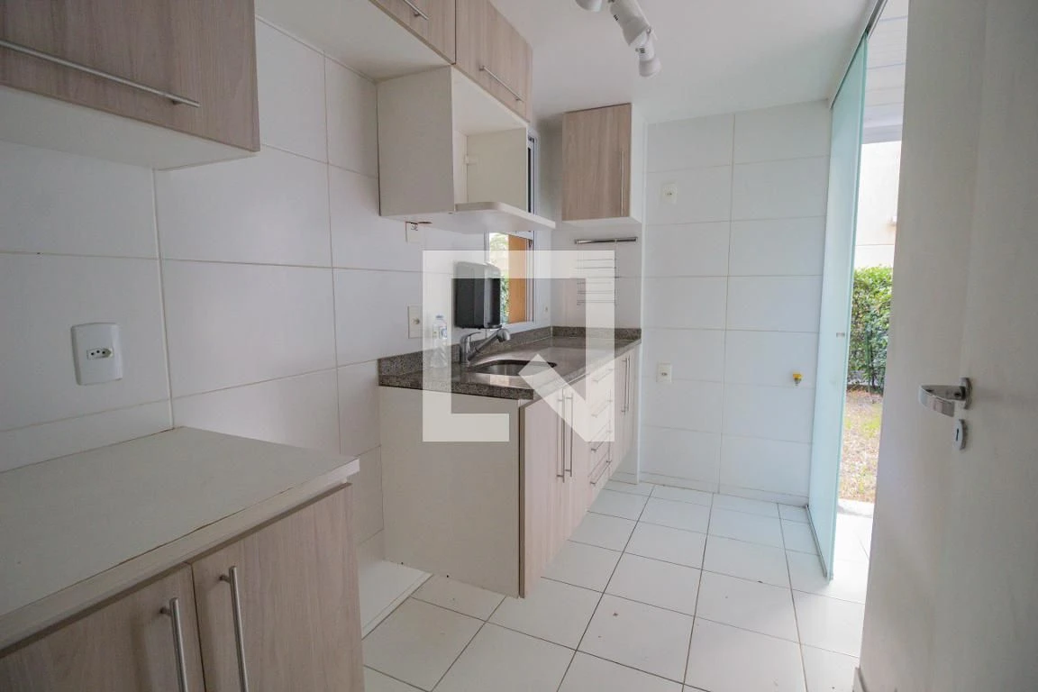 Furnished apartment, 75 m², with a walk-in closet — photo 11
