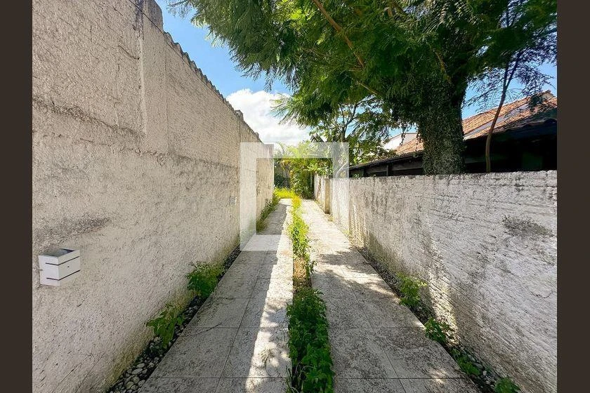 Casa de 2 dormitorios, 1 con baño propio, 300 m² — photo 49