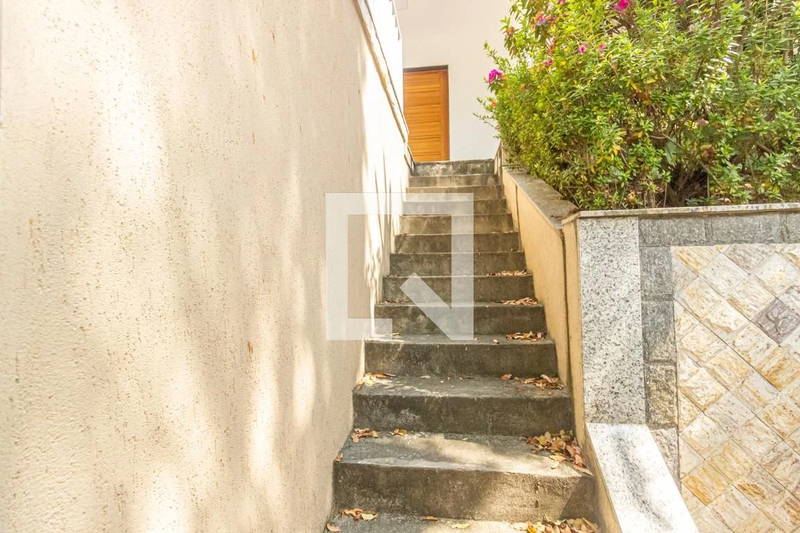 420 m² house with a jacuzzi and a private pool — photo 79